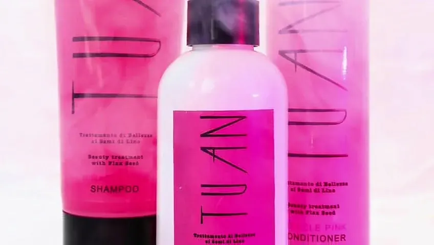 Shampoo e balsamo professionali in confezione rosa