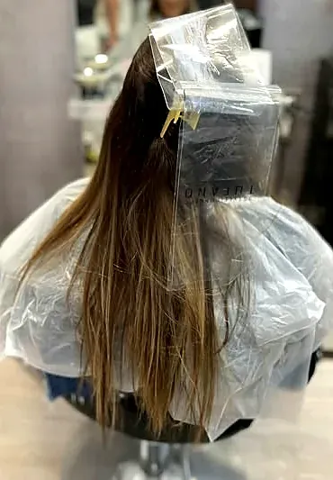 Lavorazione del colore con la stagnola, vista da dietro